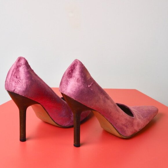 Gucci Pink Velvet Stiletto - Picture 3 of 3